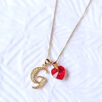 Collar Dorado Dije Letra Inicial G con Cristal Corazón Rojo